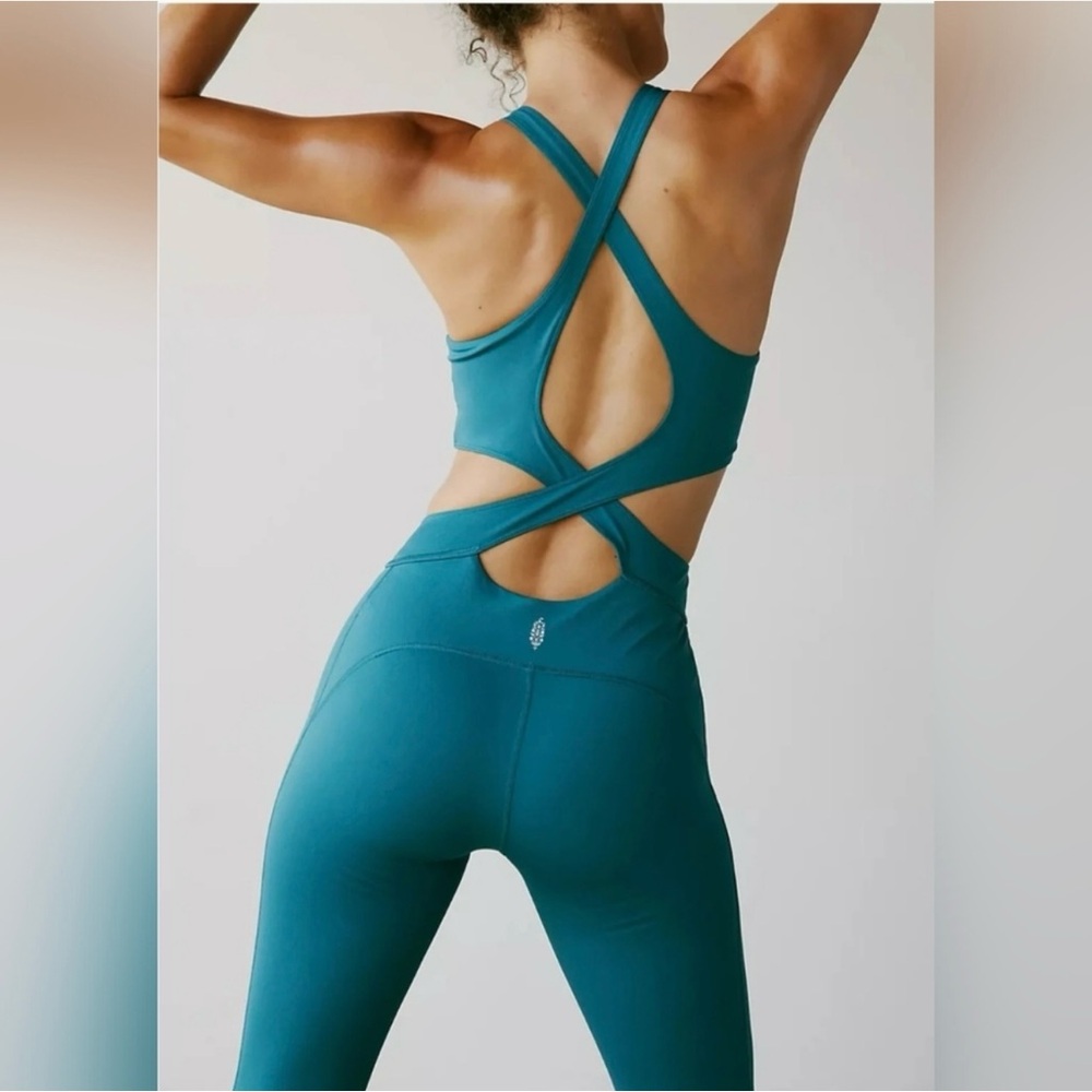 NWT-FREE PEOPLE MOVEMENT ONESIE - Picture 1 of 9